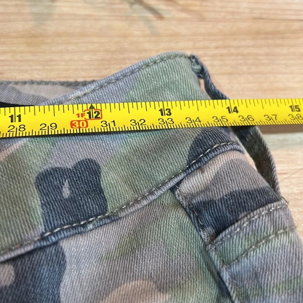 Distressed Black Orchid camo jeans - Picture 8 of 13